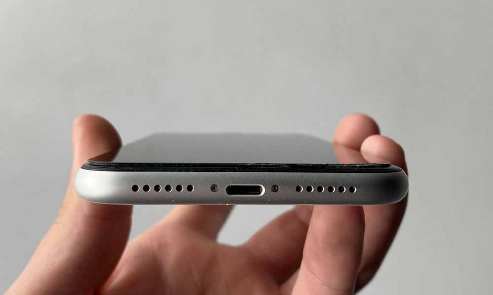 Iphone XR - 64GB - Branco - Imagem 3