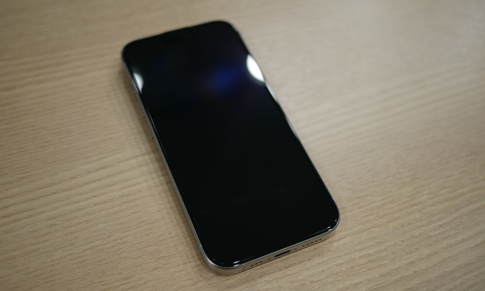 Apple iPhone 15 Pro Titânio branco - Imagem 4