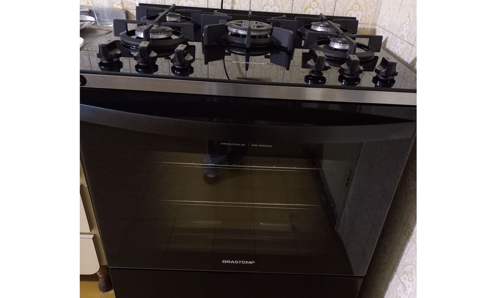 Fogão Brastemp 5 Bocas Preto Com Mesa de Vidro e Turbo Chama BIVOLT - Imagem 1