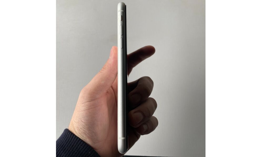 Iphone XR - 64GB - Branco - Imagem 2