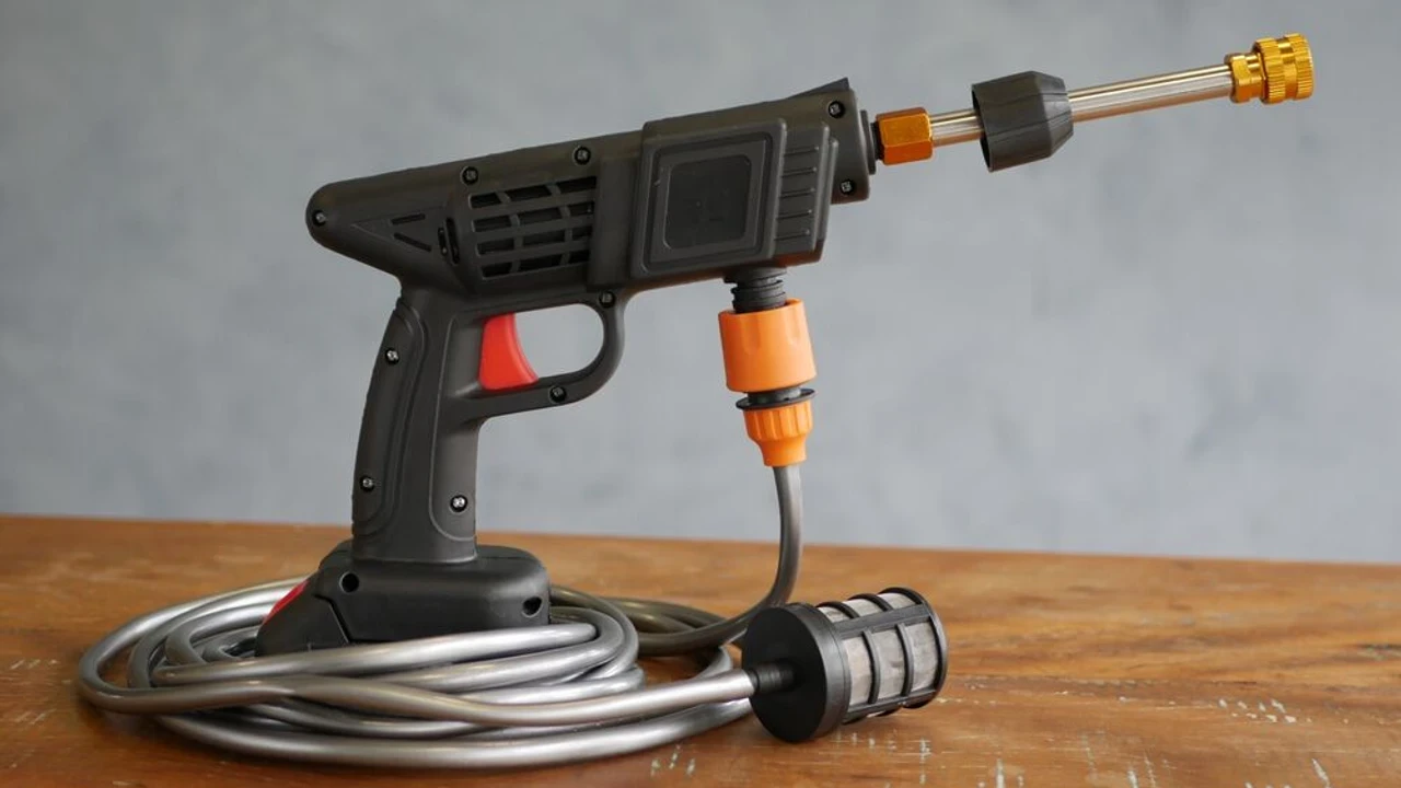 Foto de Lavadora De Alta Pressao Recarregavel Para Carros e Jardins