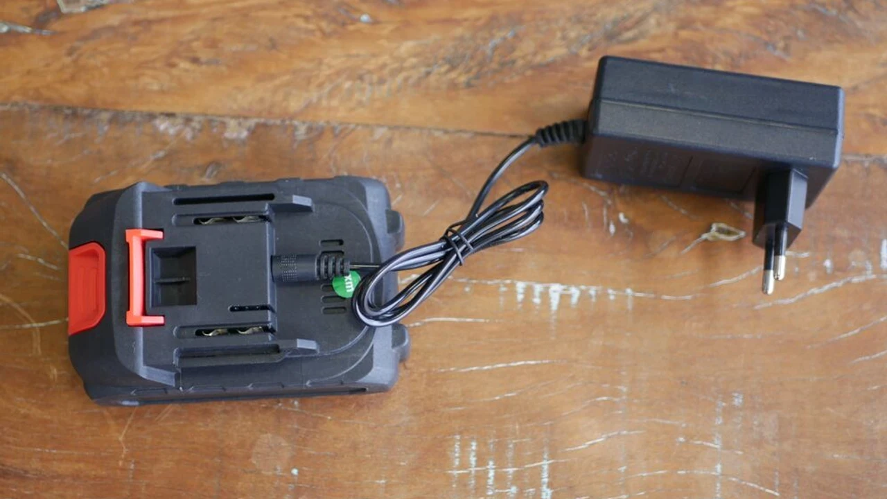 Lavadora De Alta Pressao Recarregavel Para Carros e Jardins - Imagem 2